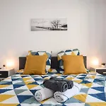 Super Appartement Avec Balcon Et Parking A Paris