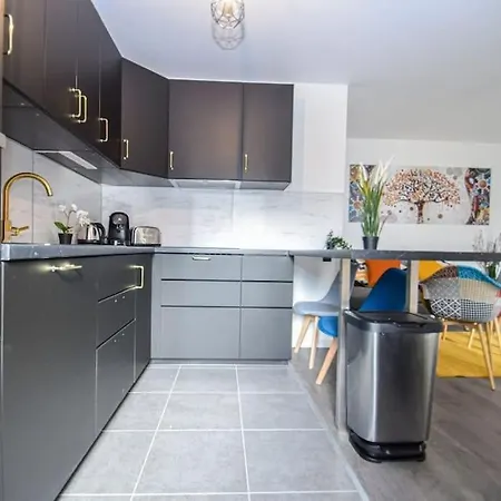 Super Avec Balcon Et Parking A Appartamento Parigi