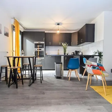 Super Avec Balcon Et Parking A * Parigi