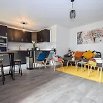 Super Appartement Avec Balcon Et Parking A Paris